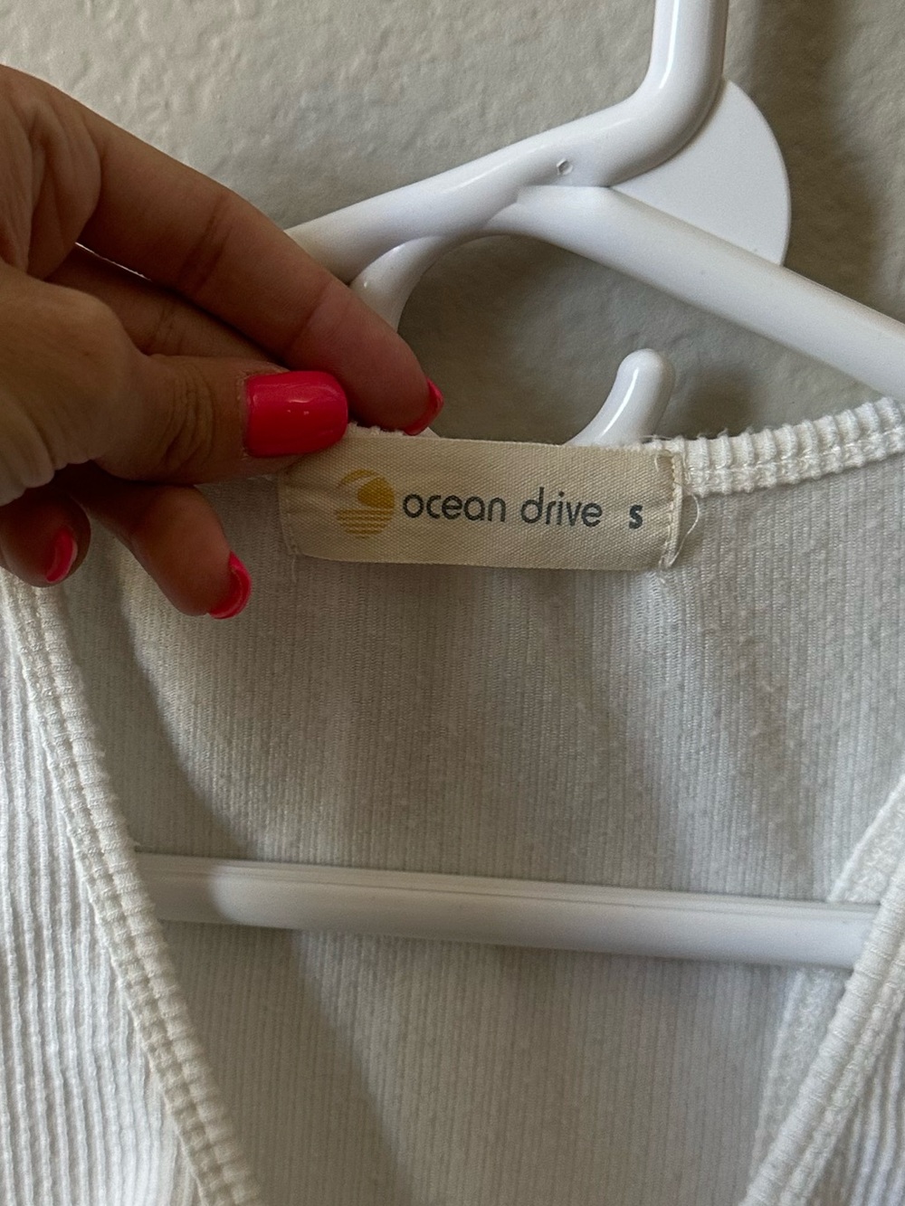 Ocean Drive White Ribbed V-Neck Drawstring Tank - Picture 2 of 3